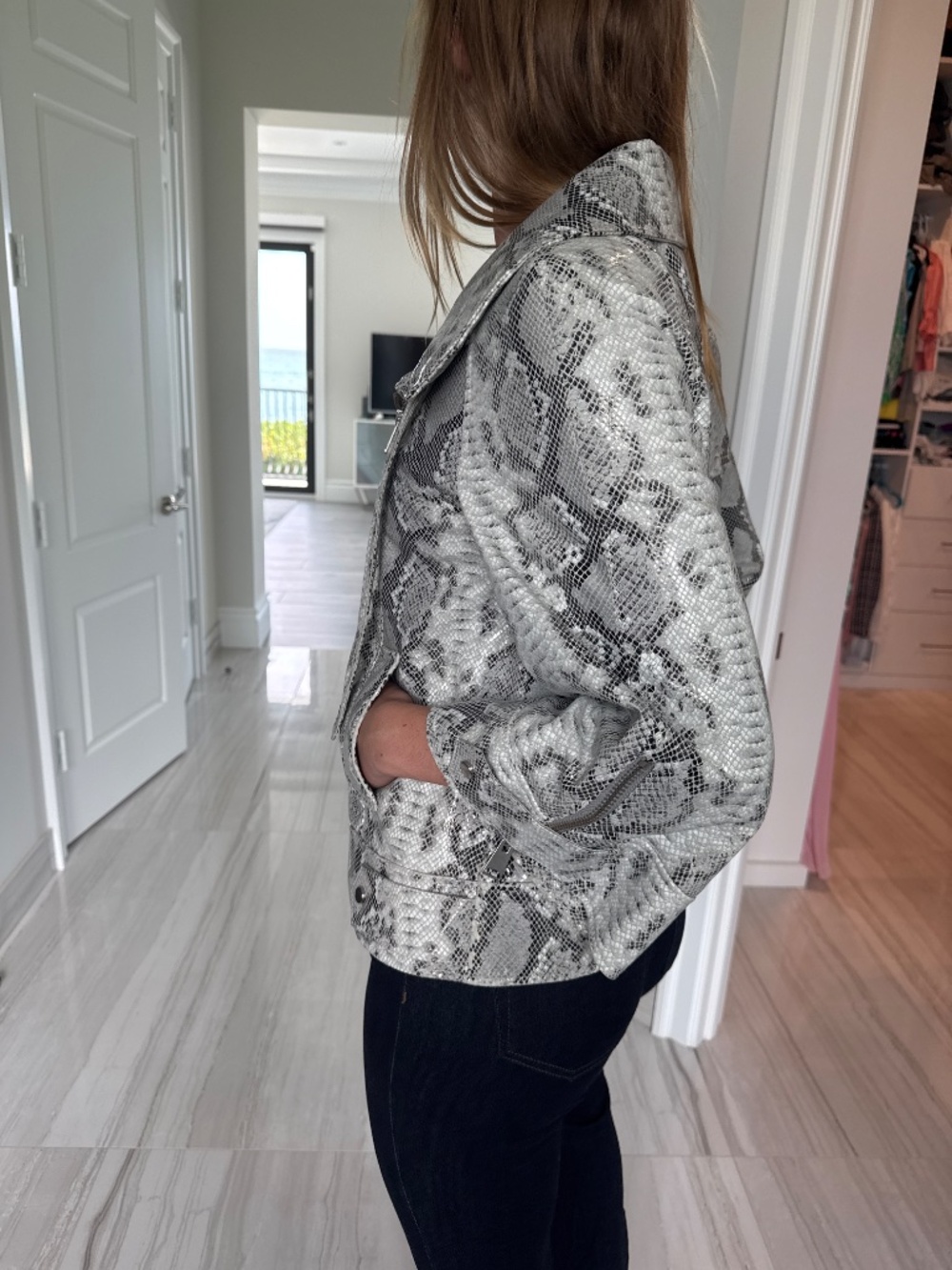 Leather Jacket - Picture 4 of 10